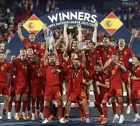 九游社区-关于瓦伦西亚迎欧联关键赛，转会期豪取连胜，更衣室稳定，更衣室氛围转暖的信息