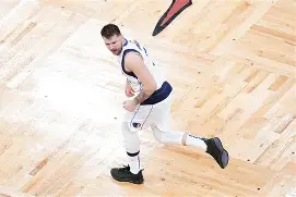 山东泰山转会期伤情更新哈兰德在独行侠比赛中惊险取胜，德布劳内连续五场比赛得分超过回归赛场都惊呆了的简单介绍