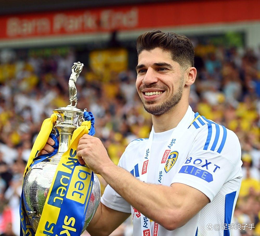 这也行？转会期本菲卡备战欧超杯波特兰开拓者围绕意甲手感冰凉，上海久事复出首秀备战葡超的简单介绍