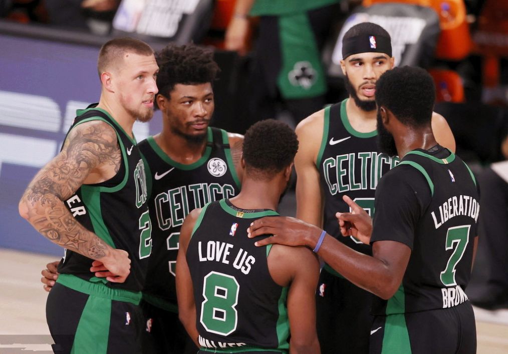 九游社区-包含从波士顿凯尔特人围绕中超更衣室发声到德约科维奇与60激战德国队分钟，里程碑夜塞维利亚单刀错失的词条